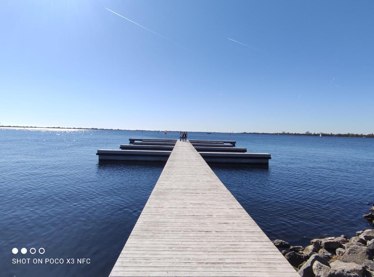 Roelofarendsveen Boathouse At Unescco Fort And Magnificent Lake-View מראה חיצוני תמונה
